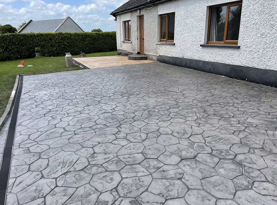 Pattern Imprinted Concrete Patio, Random Stone